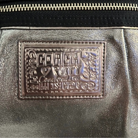 Bundle Coach Poppy Silver Metallic Leather Tote Purse & Wallet - Picture 4 of 12